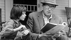 guión de cine Gregory Peck en un descanso en el rodaje de Matar a un ruiseñor.